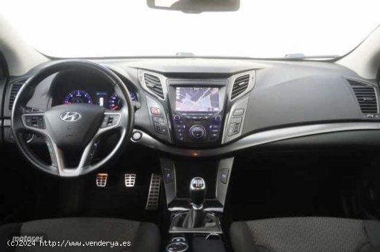 Hyundai i40 1.7 CRDi 104kW (141CV) BlueDrive Tecno de 2017 con 120.540 Km por 15.490 EUR. en Valenci