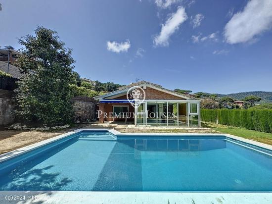  Casa unifamiliar con piscina en venta en Cabrils - BARCELONA 
