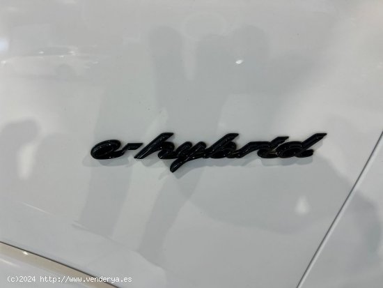 Porsche Cayenne 3.0 E-Hybrid 340pk Tiptronic SportDesign Adpative - Córdoba