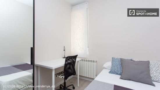 Vivienda con escritorio en apartamento de 7 dormitorios, Malasaña - MADRID