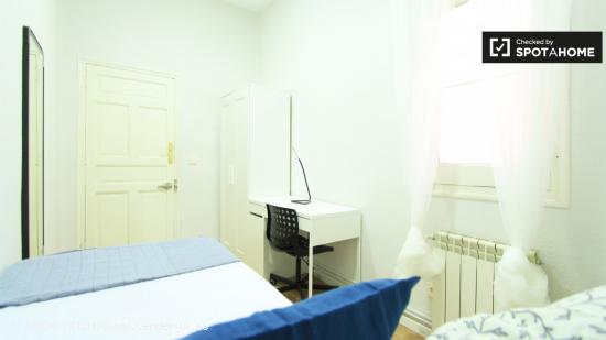 Habitación acogedora con llave independiente en apartamento de 6 dormitorios, Salamanca - MADRID