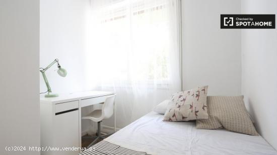 Habitación moderna con cama individual en alquiler en Guindalera - MADRID