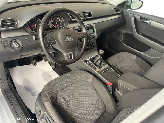 Volkswagen Passat 1.6 TDI 105cv Edition BlueMotion Tech - Reus