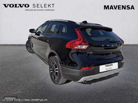 Volvo V 40 V40 D2 Cross Country Plus Manual de 2019 con 130.834 Km por 18.900 EUR. en Badajoz