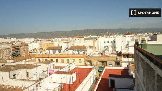 Habitación en piso compartido en Córdoba - CORDOBA