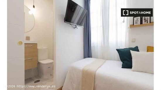 Se alquila habitación en apartamento de 3 dormitorios en Madrid - MADRID