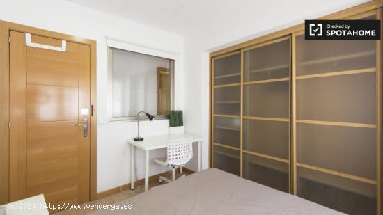 Habitación moderna en apartamento de 8 habitaciones en Prosperidad - MADRID
