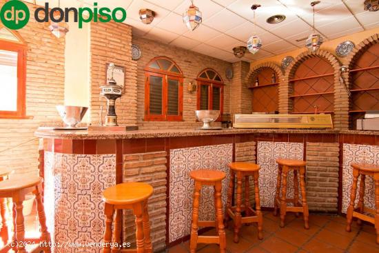 Local en venta con licencia de bar con cocina. Granada centro - Arabial. Gran bajada de precio - GRA