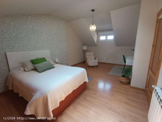  Se alquilan habitaciones en casa de 5 dormitorios en Sevilla La Nueva - MADRID 