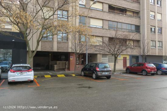 Plaza de garaje en alquiler en Iturrama junto a Edificio Hacienda - NAVARRA