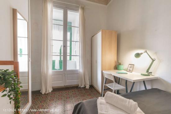  Relajante habitación con armario independiente en el apartamento de 7 dormitorios, Eixample - BARCE 