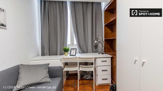 Bonita habitación en alquiler en apartamento de 5 dormitorios, Benimaclet - VALENCIA