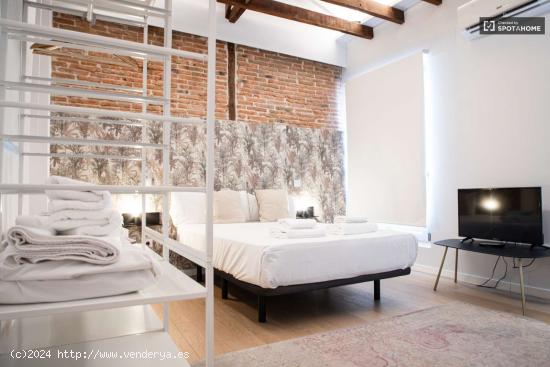  Elegante apartamento de 1 dormitorio con terraza en alquiler, cerca de El Rastro en La Latina - MADR 