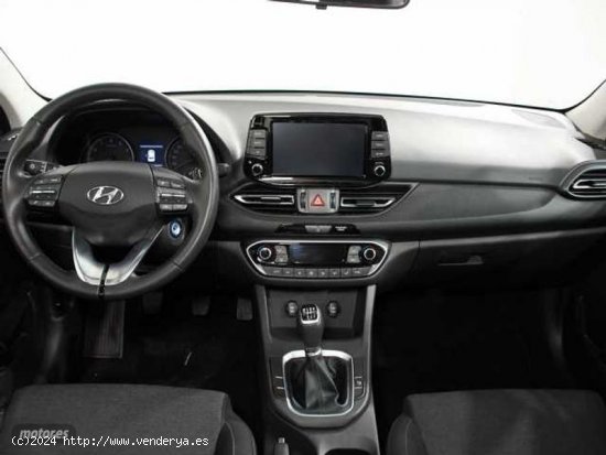 Hyundai i30 1.5 DPI Klass SLX 110 de 2023 con 12.602 Km por 19.990 EUR. en Cadiz
