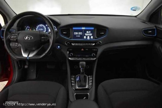 Hyundai Ioniq 1.6 GDI Tecno de 2019 con 60.121 Km por 19.900 EUR. en Madrid