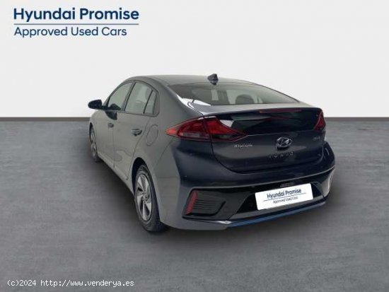 Hyundai Ioniq HEV ( 1.6 GDI Klass Nav )  - Sant Boi de Llobregat