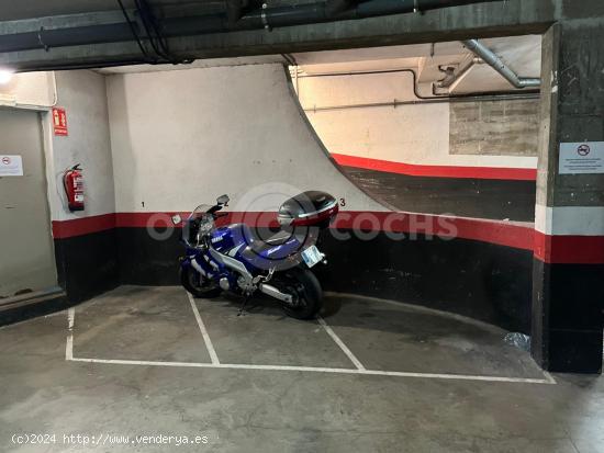 PARKING PARA MOTO EN CALLE SANTA HELENA ZONA MESTRAL DE REUS - TARRAGONA