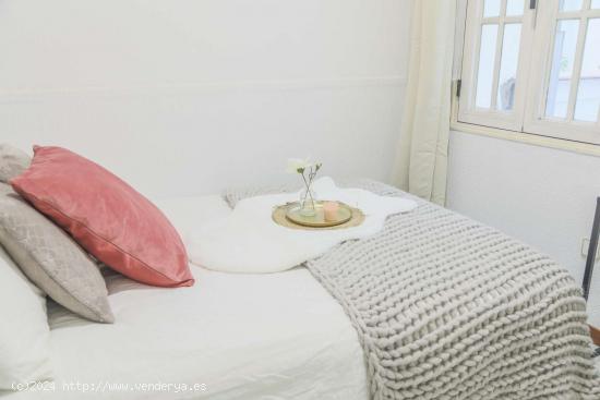 Elegante habitación con cama doble en alquiler en Delicias - MADRID 
