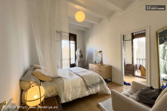  Alquiler de habitaciones en piso de 3 habitaciones en El Poblenou - BARCELONA 