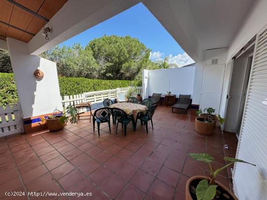 ALQUILER ADOSADO URB. LA LOMA DE SANCTI PETRI. - CADIZ