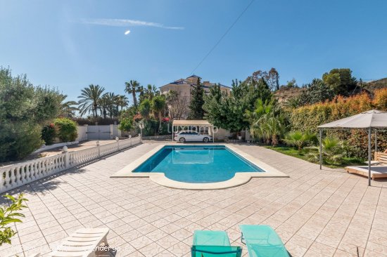 Casa en venta en El Campello (Alicante)
