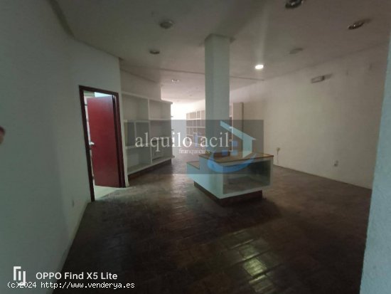 SE ALQUILA LOCAL EN C/ TEODORO CAMINO DE 275 METROS POR 1500€