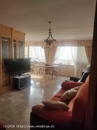  Se vende apartamento en Benidorm 4 dormitorios ,2 baños y parking - ALICANTE 