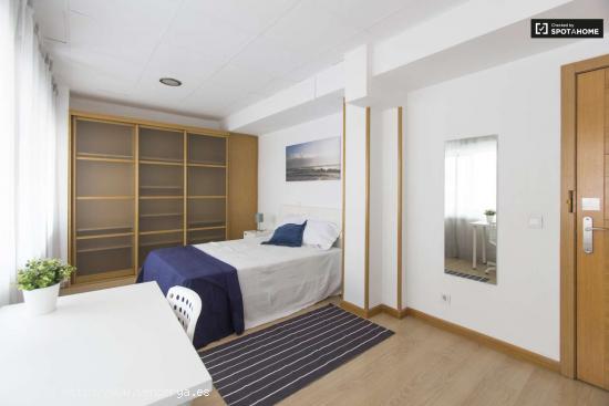  Cómoda habitación en un apartamento de 8 habitaciones en Prosperidad - MADRID 