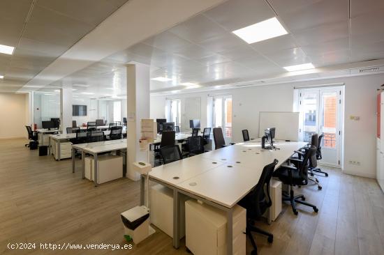  Oficina en edificio con fachada clásica exclusivo de oficinas - MADRID 