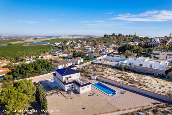 Villa en venta en Almoradí (Alicante)