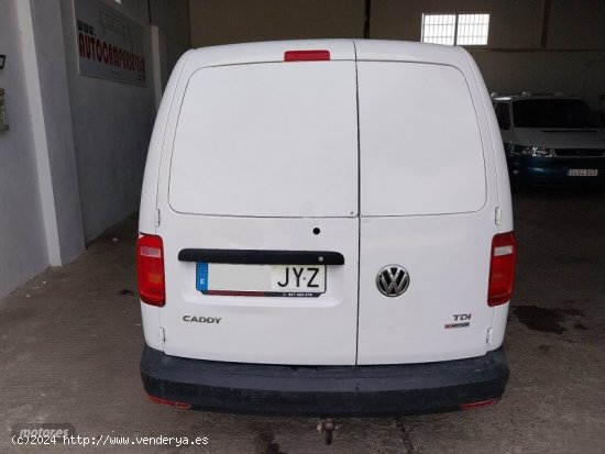 Volkswagen Caddy Maxi Furgon 2.0 Tdi 122 cv de 2017 con 180.286 Km por 10.900 EUR. en Sevilla