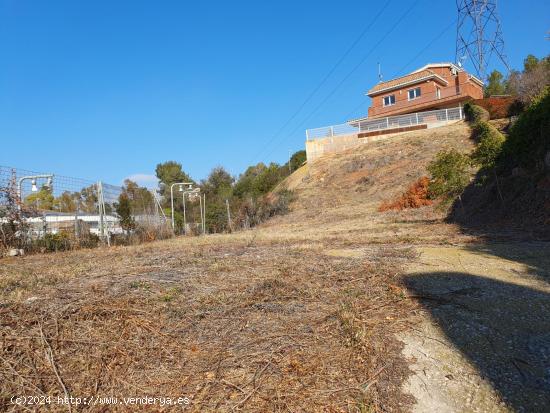  ¡Oportunidad  única en el Papiol: Terreno con vistas en el Parque Natural de Collserola! - BARCELO 