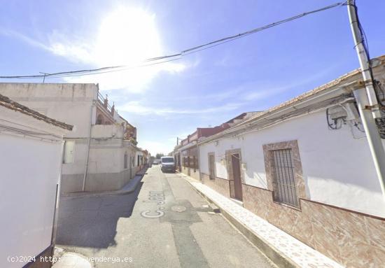  CASA EN VILLANUEVA DEL RÍO Y MINAS - SEVILLA 