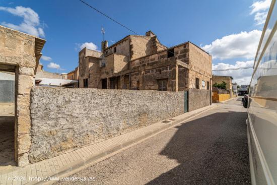 Casa con garaje y patio en el centro de Sant Llorenç des Cardassar - BALEARES