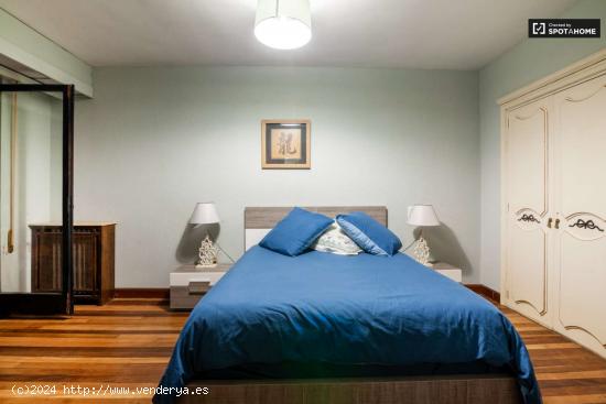  Se alquilan habitaciones en apartamento de 5 dormitorios en Bilbao - VIZCAYA 