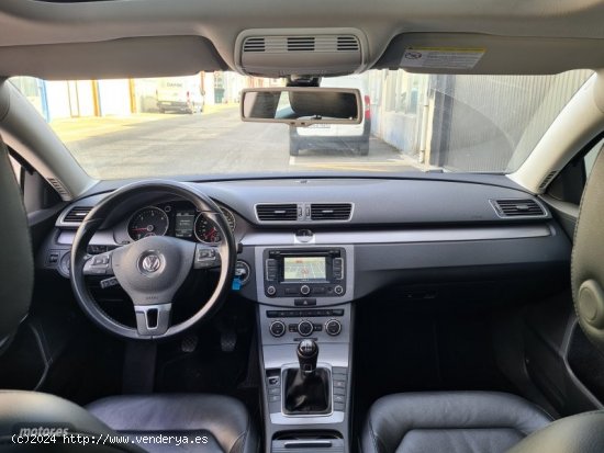 Volkswagen Passat 1.6 TDI BLUEMOTION 105CV VARIANT de 2014 con 184.000 Km por 11.950 EUR. en Navarra