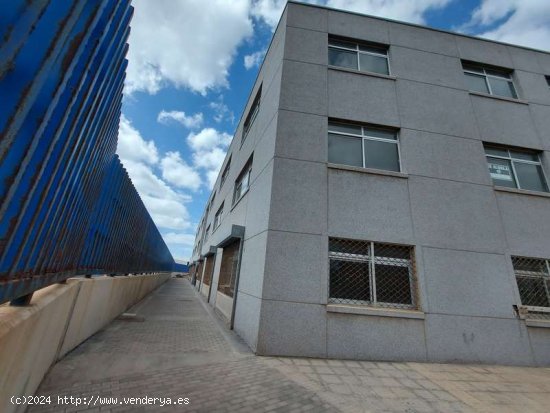 EDIFICIO PARA OFICINAS Y CENTRO DE NEGOCIOS - Arrecife