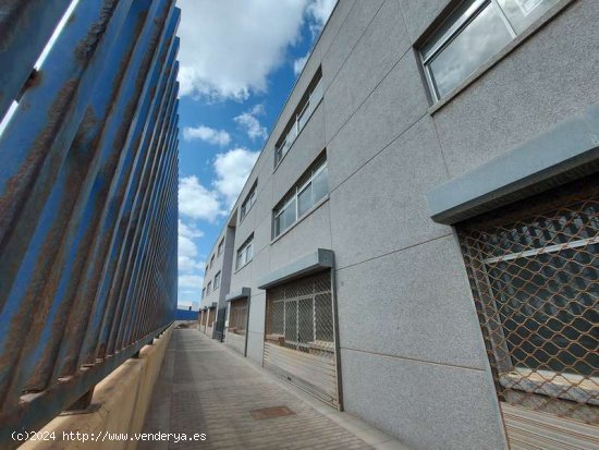 EDIFICIO PARA OFICINAS Y CENTRO DE NEGOCIOS - Arrecife