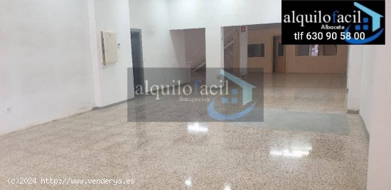 SE ALQUILA LOCAL- AVENIDA RAMON Y CAJAL DE 245 METROS POR 1300€