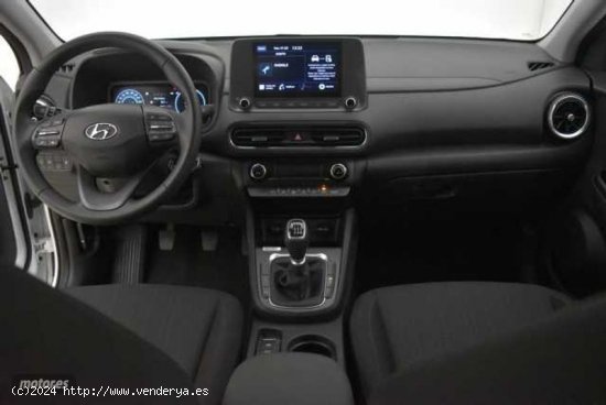 Hyundai Kona FL TGDI 1.0 120CV 48V 4X2 MAXX de 2021 con 22.242 Km por 23.900 EUR. en Barcelona
