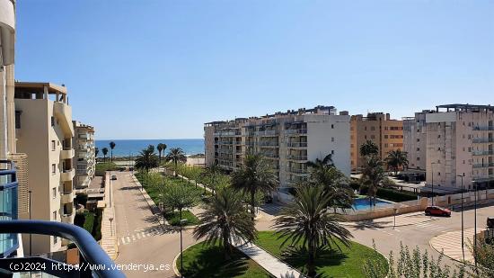 Apartamento con vistas al mar situado en 3ª línea playa Daimús, - VALENCIA