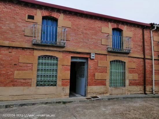 BONITA CASA DE PUEBLO EN LA ARMUÑA, AMPLIA, CON ENCANTO Y MUCHAS POSIBILIDADES - SALAMANCA