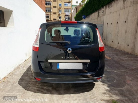 Renault Grand Scenic 110 dCi Dynamique Aut. 5P. 7PLZ. de 2012 con 119.754 Km por 7.400 EUR. en Sevil