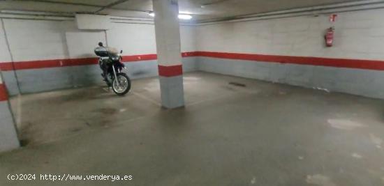 Plaza de garaje para coche pequeño o 2 motos. - ALICANTE
