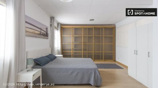 Acogedora habitación en un apartamento de 8 habitaciones en Prosperidad - MADRID
