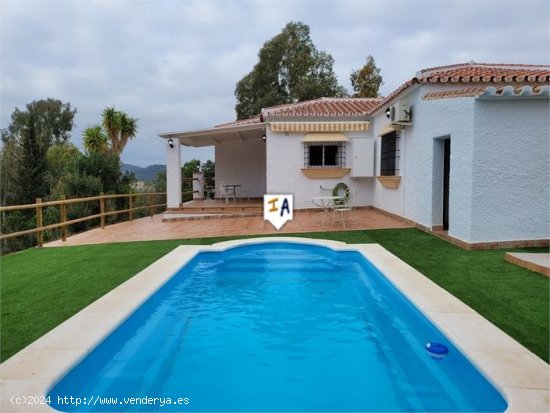  Villa en venta en Almogía (Málaga) 