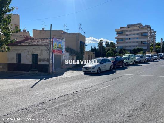  VIVIENDA PARA REFORMAR EN EL CENTRO DE ORIHUELA CON 216 METROS CUADRADOS DE PARCELA - ALICANTE 