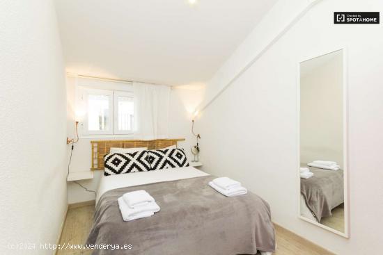  Renovado apartamento de 3 dormitorios en Sol, el corazón de Madrid - MADRID 