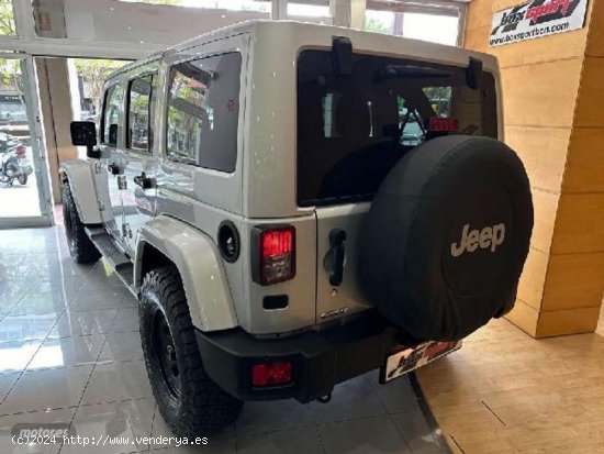 Jeep Wrangler Unlimited 2.8crd Sahara Aut. de 2012 con 114.000 Km por 29.900 EUR. en Barcelona