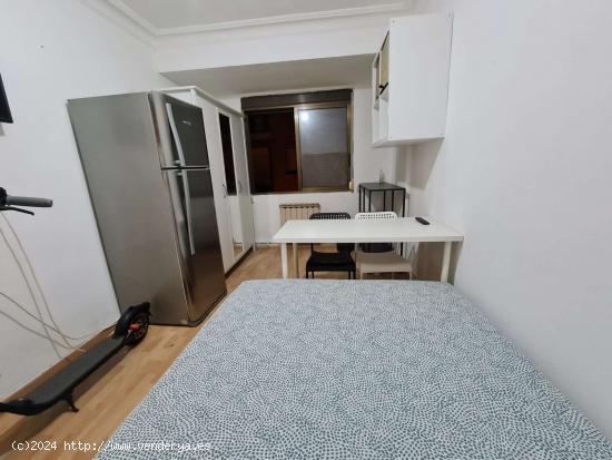  Se alquila habitación en piso de 4 habitaciones en Zaragoza - ZARAGOZA 